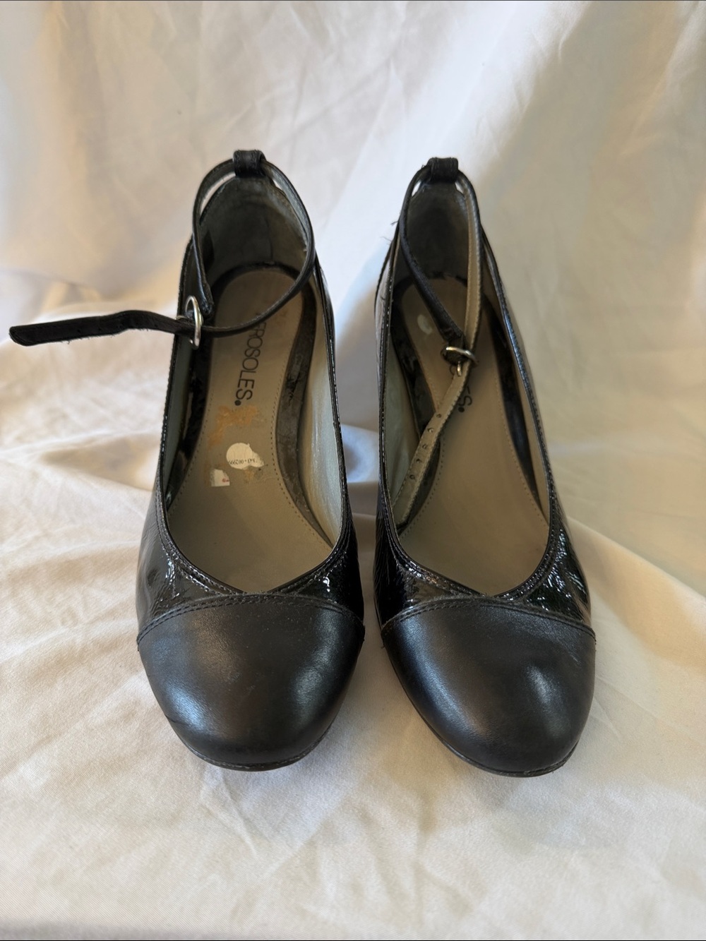 AEROSOLES Black Ankle-Strap Round-Toe Pumps